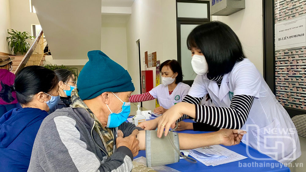 Nhiều nguy hại từ thói quen ăn mặn