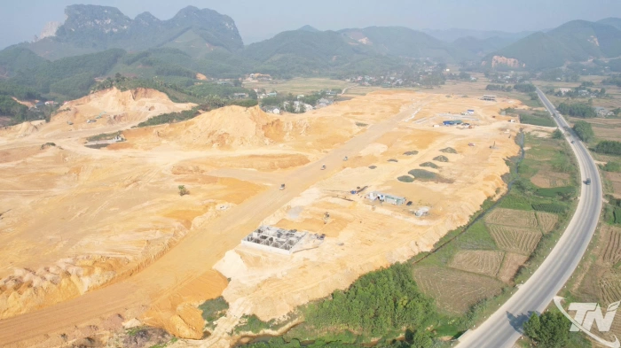 Tiến độ thi công Cụm công nghiệp Yên Lạc đạt khoảng 70%