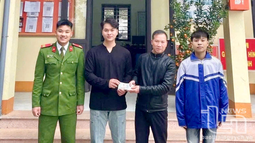 Đại Từ: Học sinh trả lại 45 triệu đồng nhặt được