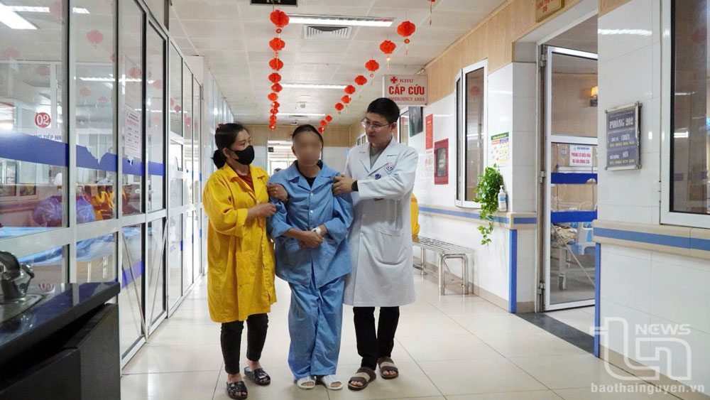 Bị chấn thương sọ não nguy kịch, người bệnh 45 tuổi hồi phục thần kỳ sau ca mổ cấp cứu