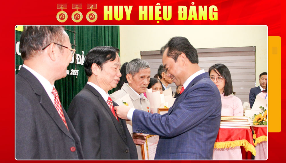 Huy hiệu Đảng – Niềm vinh dự, tự hào của đảng viên