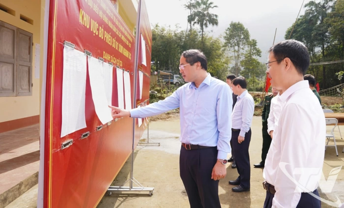 Bí thư Tỉnh ủy Trịnh Xuân Trường kiểm tra công tác chuẩn bị bầu cử tại Nghinh Tường và Sảng Mộc