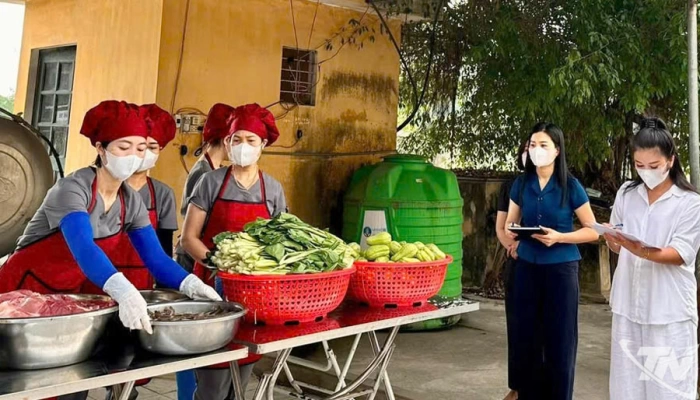 Phụ huynh đồng hành giữ 'lá chắn' an toàn thực phẩm