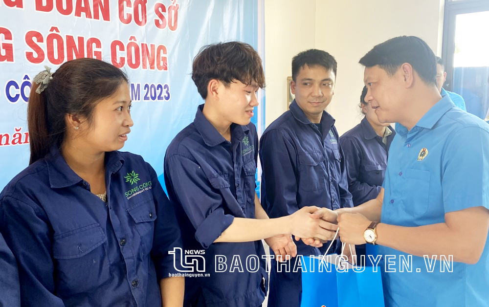 Thành lập Công đoàn cơ sở Công ty TNHH Môi trường Sông Công