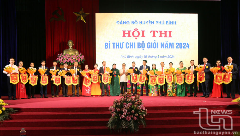 Các địa phương tổ chức thi bí thư chi bộ giỏi