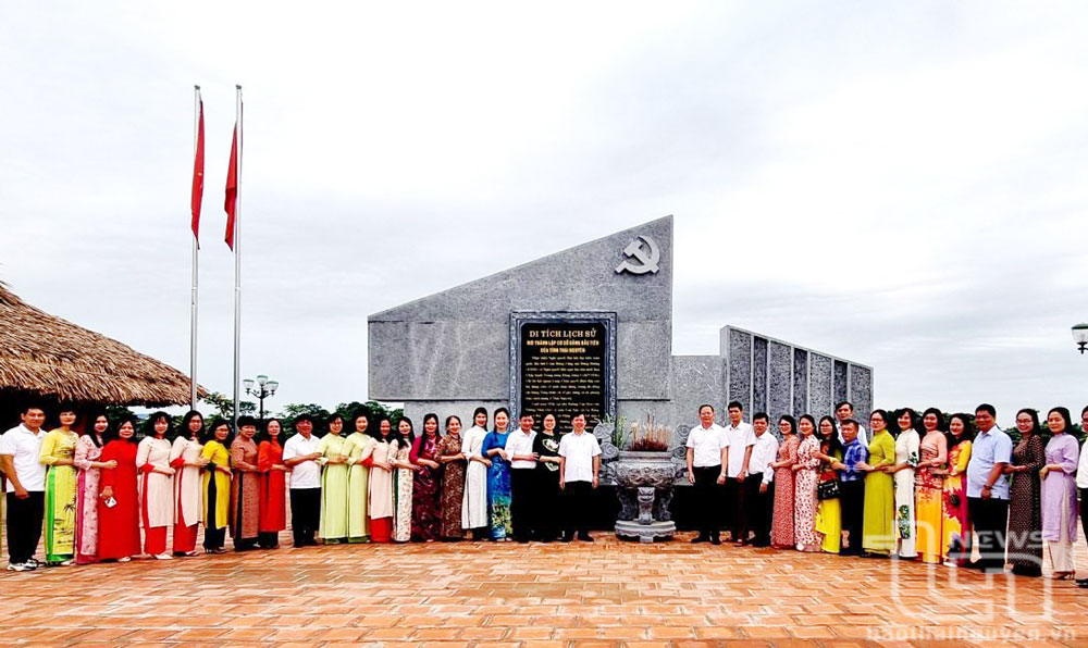 Đảng bộ Sở Văn hóa, Thể thao và Du lịch: Sinh hoạt chuyên đề học và làm theo Bác