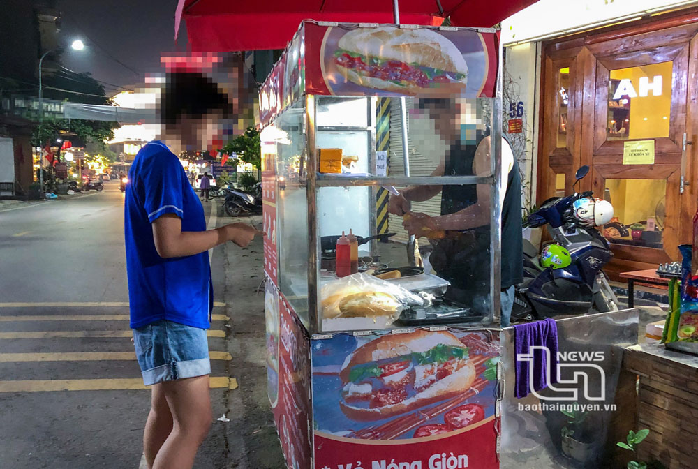 Thức ăn đường phố: Nỗi lo còn đó