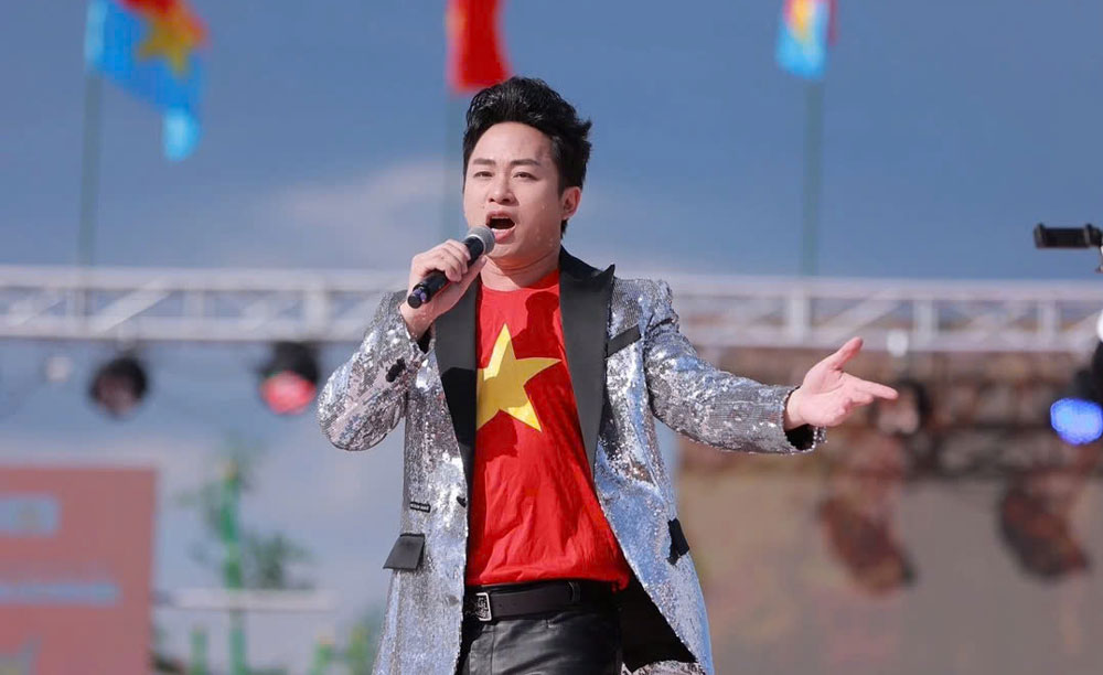 Ca sĩ Tùng Dương nhận giải thưởng âm nhạc của Nhật Bản