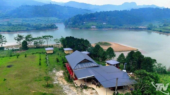 Về Bản Chang nghe rừng và nước kể chuyện