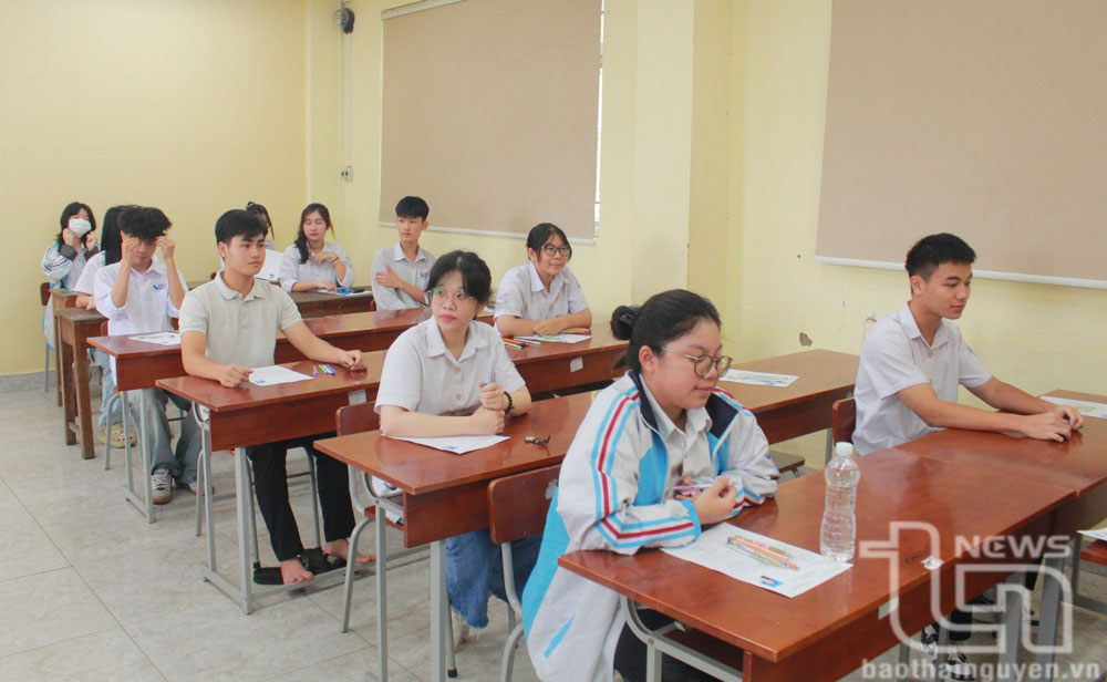 63 thí sinh vắng mặt trong buổi thi môn Ngữ văn