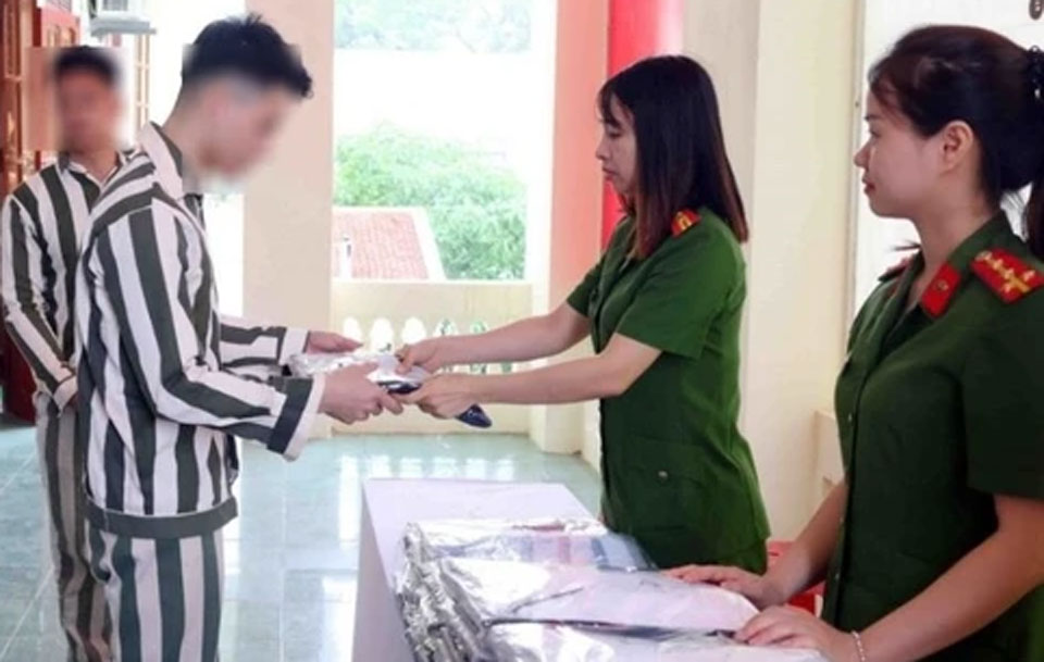 Tổ chức tha người được đặc xá đợt 2 năm 2025 vào ngày 1/9