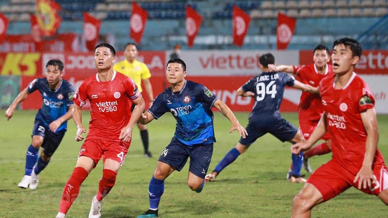 Vòng 4 giai đoạn 2 Giải bóng đá Night Wolf V.League 1-2023: Viettel chia điểm với Topenland Bình Định 