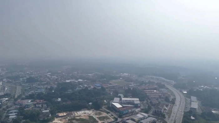 Khói mù dày đặc bao phủ Sarawak, Malaysia, hàng trăm trường học đóng cửa