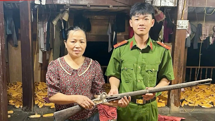 Xã Thần Sa vận động người dân giao nộp vũ khí