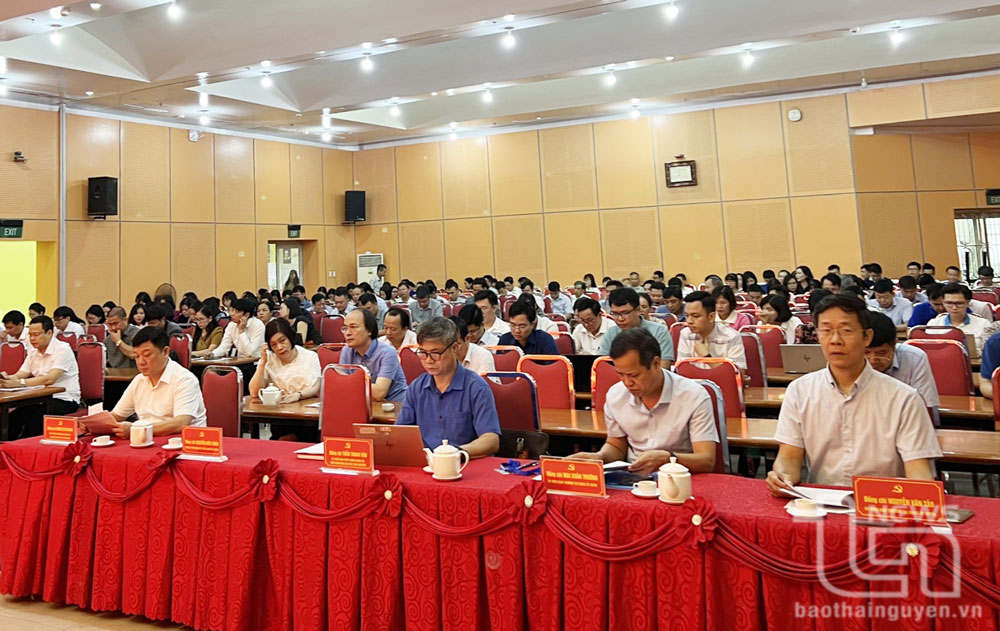 Quán triệt, triển khai các văn bản về đại hội đảng các cấp