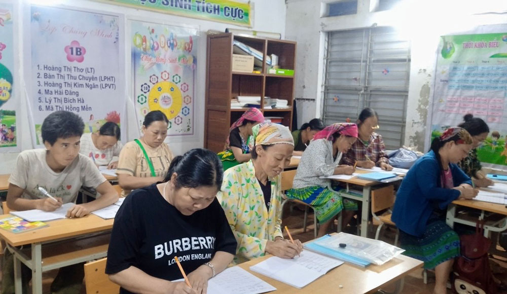 Trên 3.100 người được quan tâm xóa mù chữ