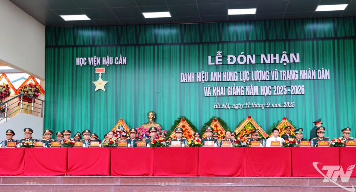 Học viện Hậu cần đón nhận danh hiệu Anh hùng Lực lượng vũ trang nhân dân