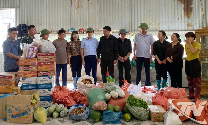 Sát dân giữa thiên tai