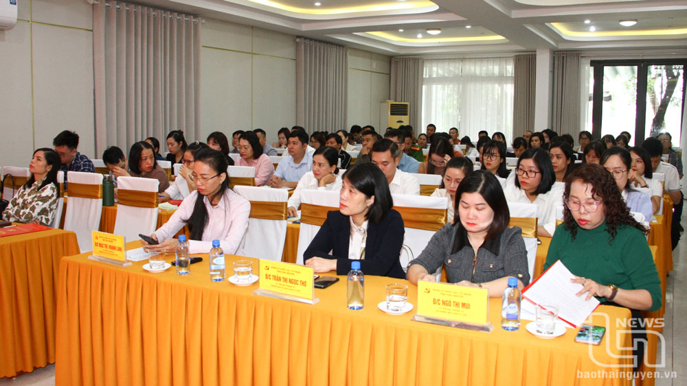 79 đảng viên mới tham gia lớp bồi dưỡng lý luận chính trị