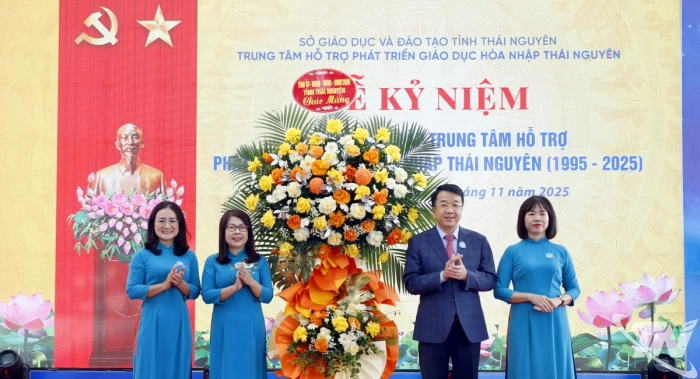 Phấn đấu thực hiện tốt hơn nhiệm vụ chăm sóc và giáo dục trẻ khuyết tật