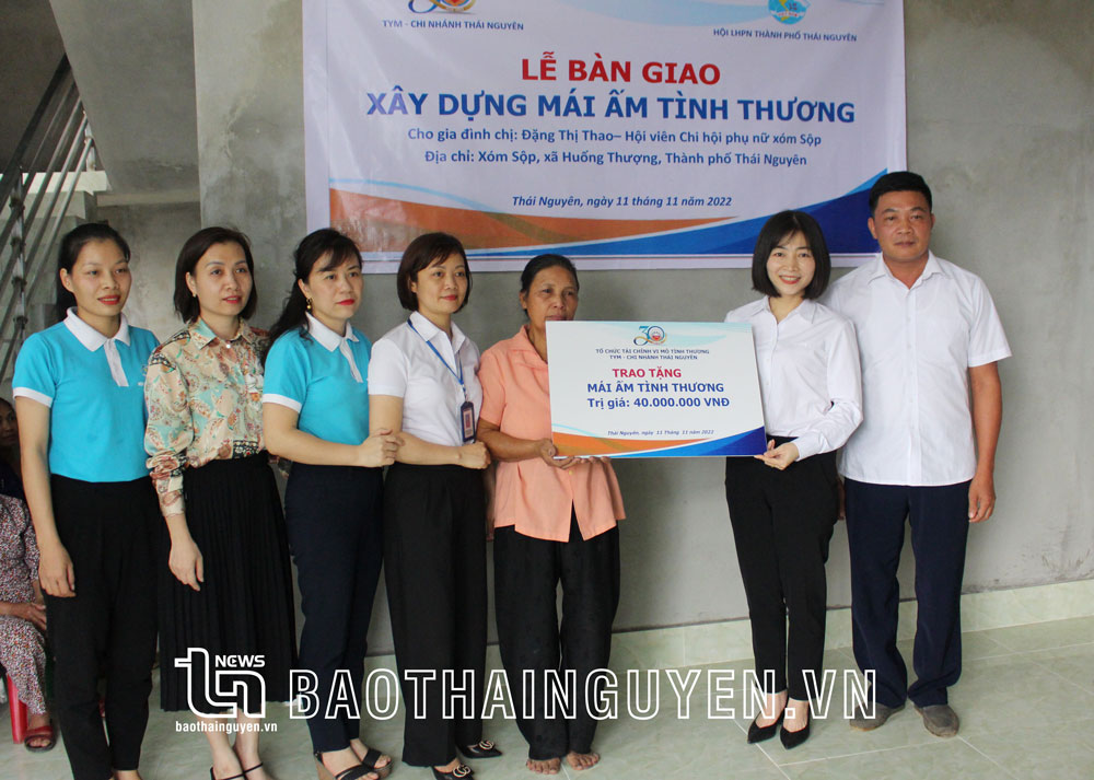 Tiếp sức cho hội viên phụ nữ vượt khó