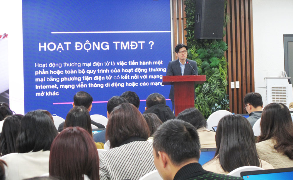 Đào tạo, phát triển nguồn nhân lực thương mại điện tử