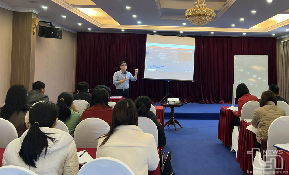 Trên 100 giáo viên được bồi dưỡng năng lực ngoại ngữ