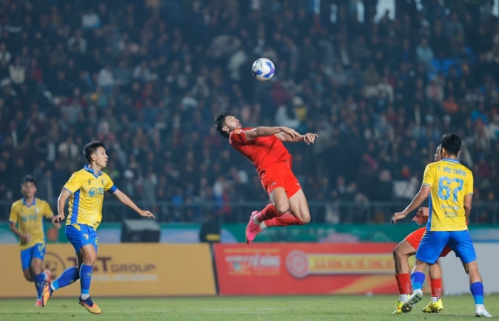 Hà Nội FC hòa kịch tính Thể Công Viettel 2-2 ở lượt trận cuối