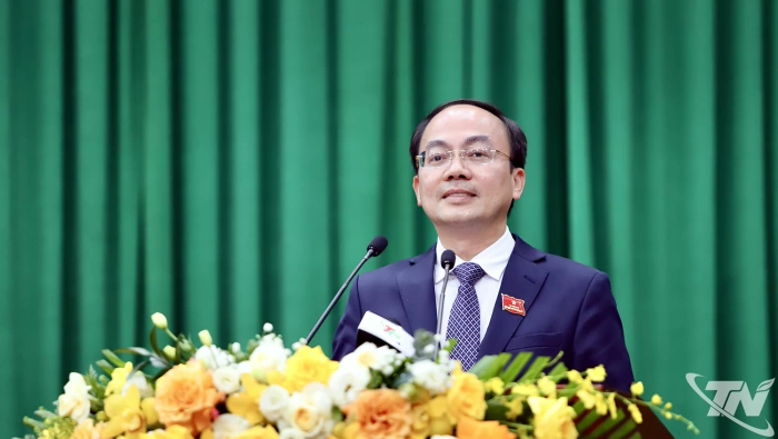 Khẩn trương cụ thể hóa, thực hiện hiệu quả các nghị quyết được thông qua (*)