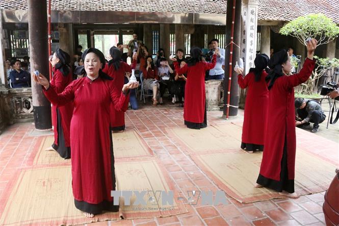 Tỉnh Phú Thọ cho ra mắt sản phẩm du lịch “Hát Xoan làng cổ” gắn với các tour du lịch hàng ngày. Ảnh: Trung Kiên/TTXVN
