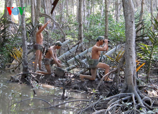 Tượng sống rừng Sác anh hùng