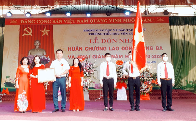 Trường Tiểu học Yên Lãng 1: Đón nhận Huân chương Lao động hạng Ba