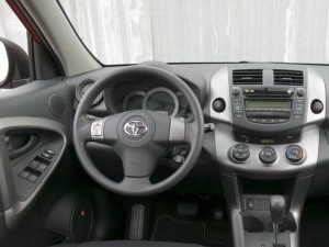 Toyota phát triển thiết bị ngăn lái xe khi say rượu