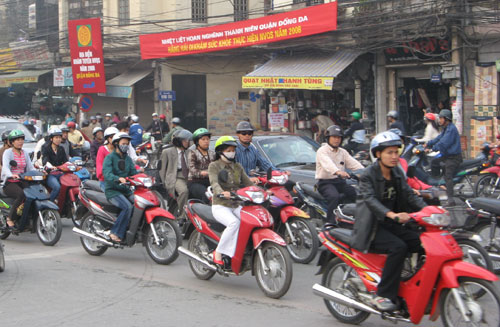 Thu phí đường bộ: Sẽ cộng 1.000 đồng/lít vào giá xăng