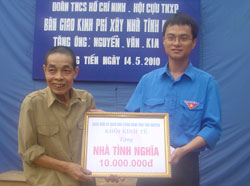 Đoàn khối Cơ quan Dân chính Đảng tỉnh: Hành trình về nguồn