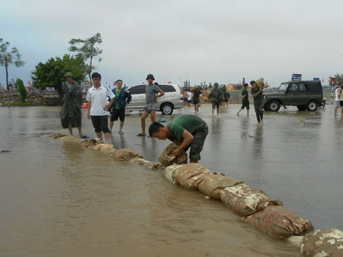 Bão số 2 gây thiệt hại nhiều nơi