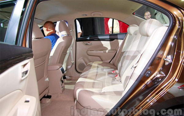 Suzuki, Suzuki Ciaz, Ấn-Độ, Việt-Nam