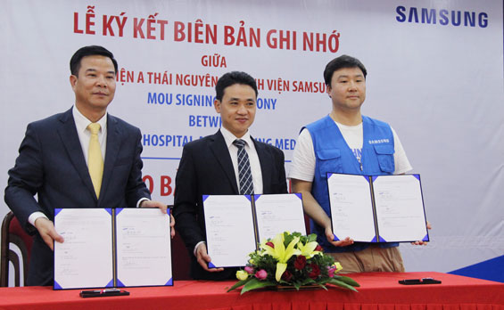 Ký hợp tác y tế tình nguyện với Bệnh viện Seoul Samsung