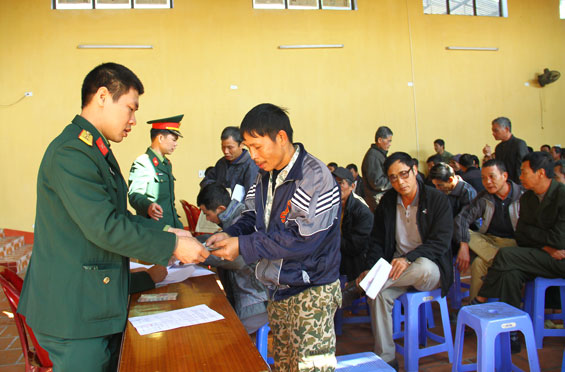 Chi trả trợ cấp cho gần 200 đối tượng chính sách