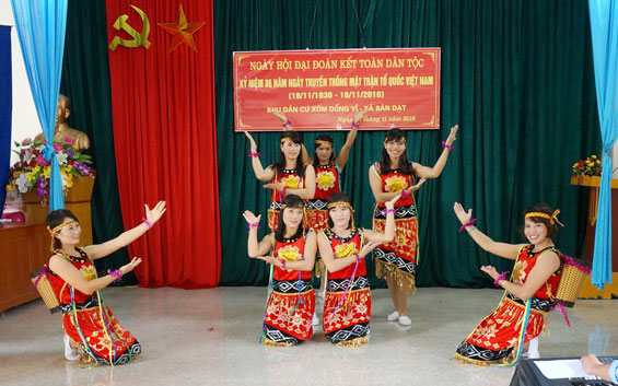 Ngày hội của bản làng