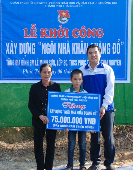 Hỗ trợ xây nhà Khăn quàng đỏ