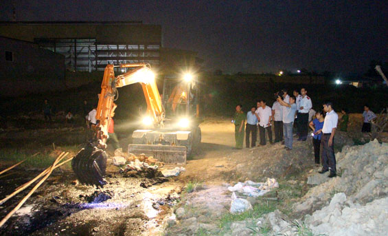 Phát hiện hố chôn ủ chất thải bất thường ở Công ty CP Phát triển hạ tầng Khu công nghiệp