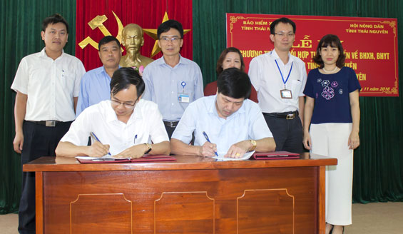 Ký kết chương trình phối hợp tuyên truyền về chính sách bảo hiểm