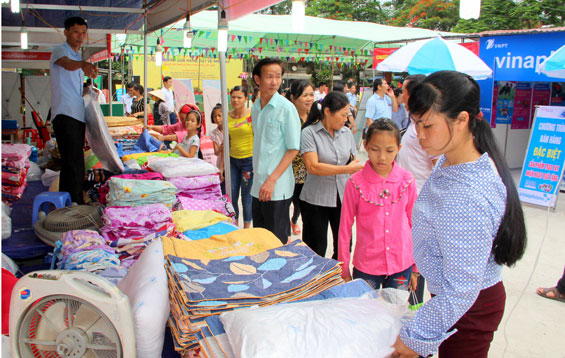 Đưa hàng Việt đến gần hơn với người dân miền núi