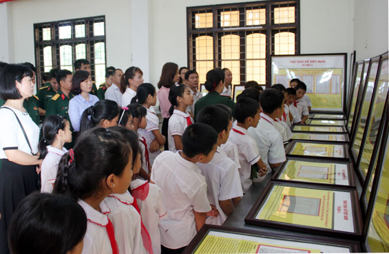 Trưng bày bản đồ, tư liệu về Hoàng Sa, Trường Sa