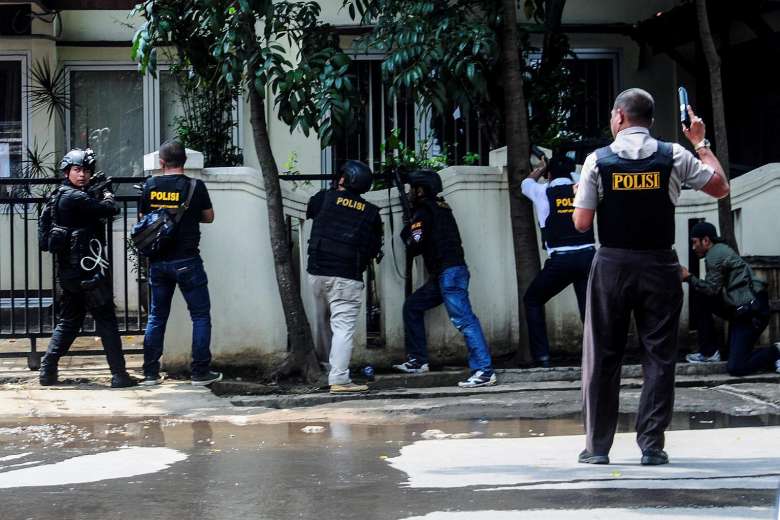 Indonesia: Đánh bom, đấu súng bên ngoài tòa nhà chính phủ