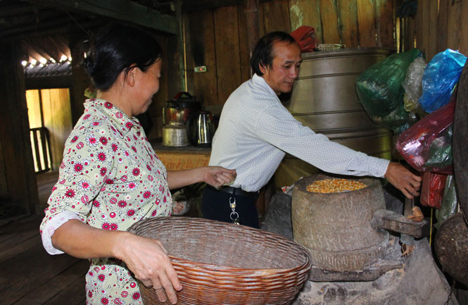 Điểm tựa của bản Mông Mỏ Chì