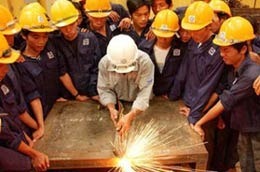 Không sử dụng lao động nước ngoài khi lao động Việt Nam có thể đáp ứng