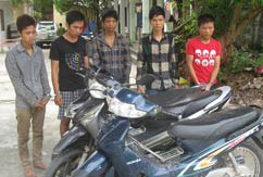 Khởi tố những kẻ dùng bình xịt hơi cay cướp tài sản