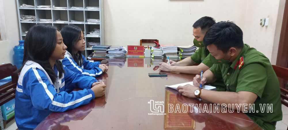 Học sinh lớp 6 trả lại điện thoại cho người đánh rơi